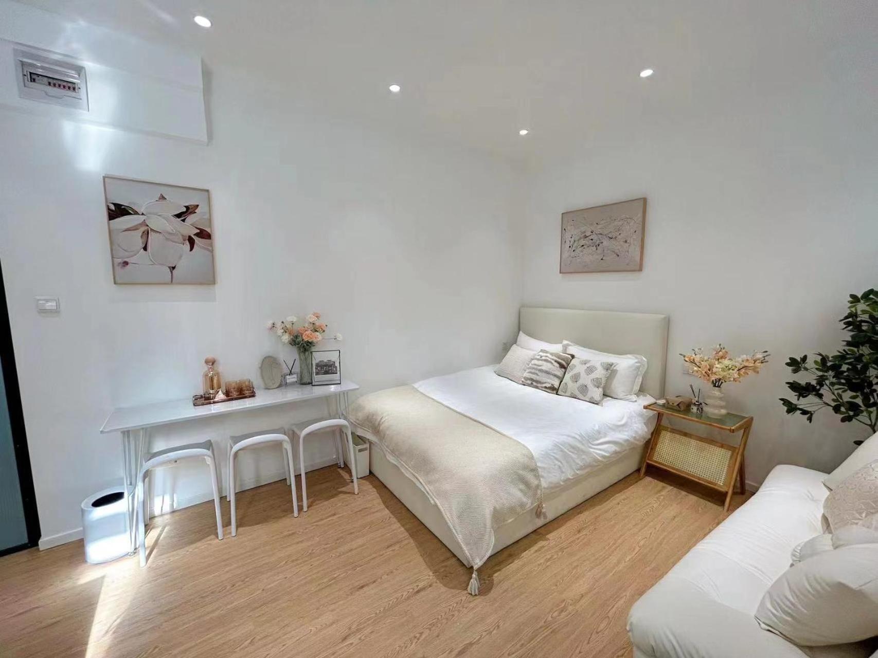 Huaying Apartment